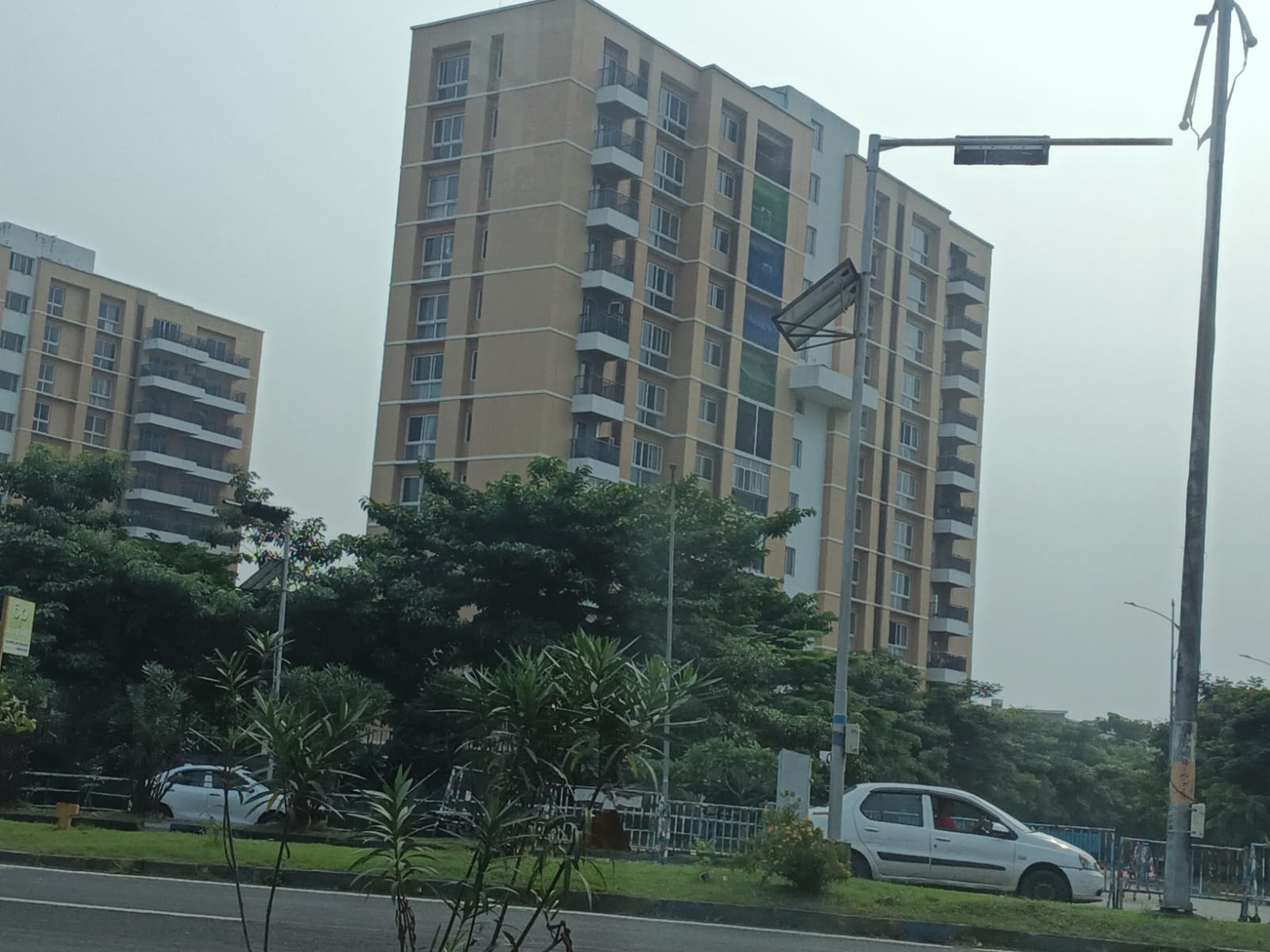 Bright 5 BHK Flat in HSR Layout
